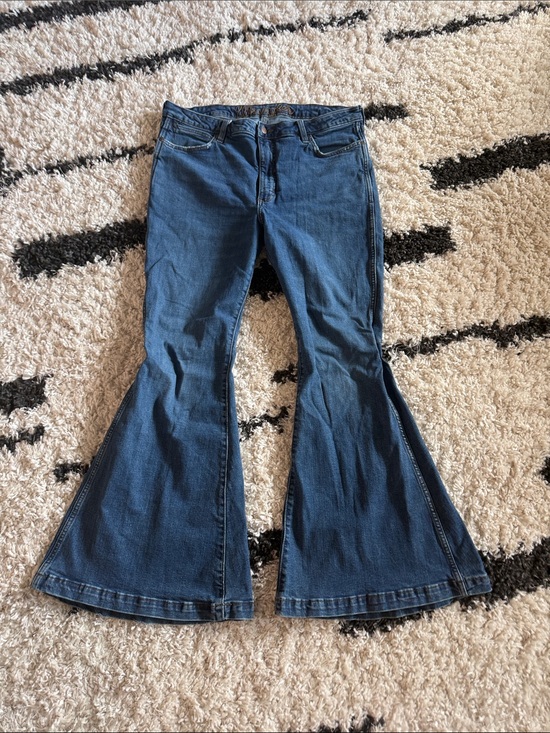 Wrangler Denim - Women's Dark Blue Flared Jeans - Classic Denim Bell Bottoms wrangler